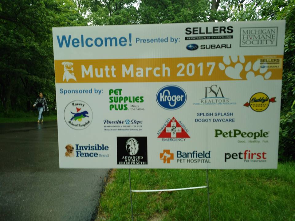Michigan Humane Society Mutt March Grosse Pointe Shores mi, Harvey Animal Hospital Sponsor, sponsorship board Michigan Humane Society Mutt March Grosse Pointe Shores mi, Harvey Animal Hospital Sponsor, sponsorship board